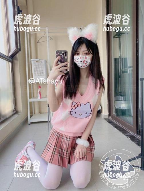 AT鲨 放飞自我的AT鲨:私房意外发现,吊带新娘也会有小拘谨!