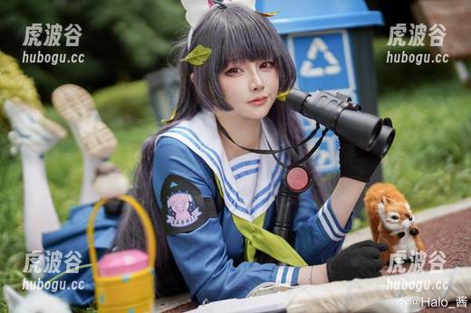 Halo_酱 获取一张Halo_酱的白色壁纸,不然你得后悔