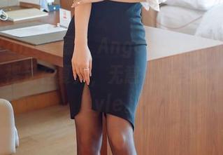 HuaYang花漾 - Angela小热巴的定制作品，裸足在夏天，无意中也变成了一种style。