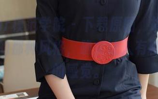 MFStar模范学院 - 下载原图，胡润曦在办公室的那种风格，确实让人有种说不出的感觉。