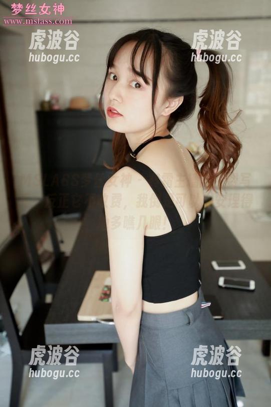MSLASS梦丝女神-寒霜 MSLASS梦丝女神 - 寒霜主播的免费写真:反正它不收费,我倒是可以心安理得地多瞧几眼!