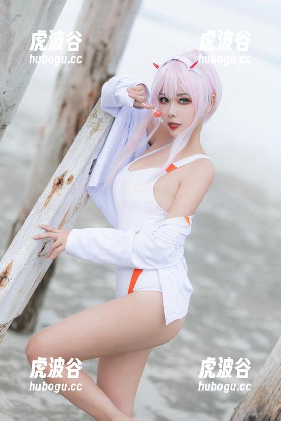Momoko葵葵 Momoko葵葵的皮衣cos,我承认我有点羡慕她的气场,是不是都被这皮革征服了?