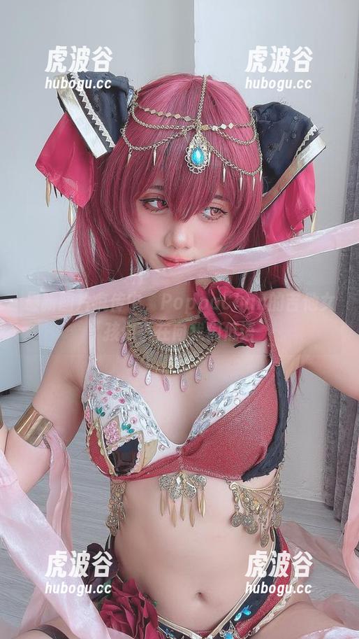 PoppaChan 最新图片疯传中,PoppaChan的吉他女孩似乎在向我们低语