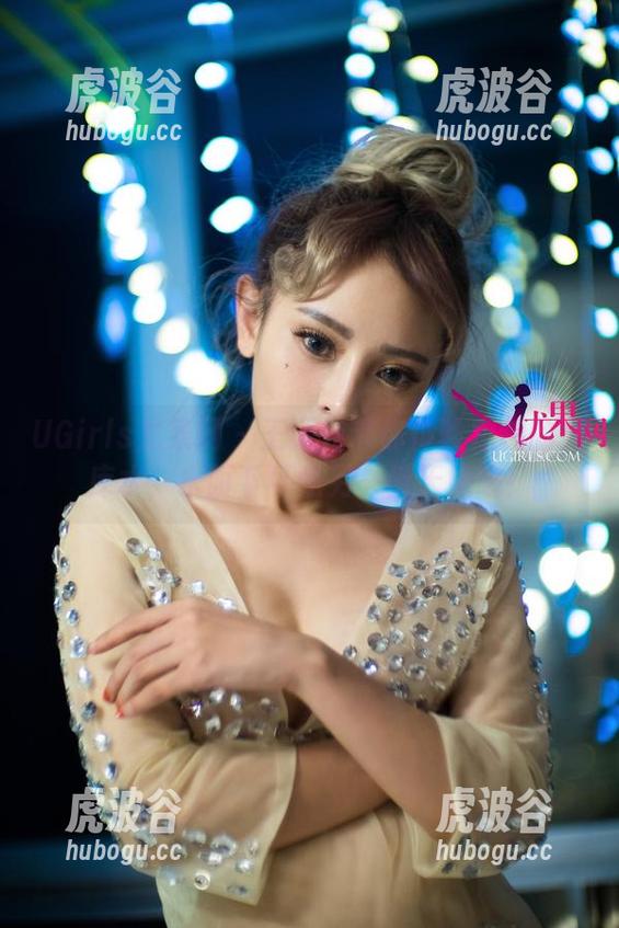 UGirls尤果网-王语纯 UGirls尤果网 - 王语纯带你体验定制的死库水,水面下可是另一番天地哦!