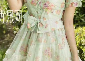 UGirls尤果网 - ‘芊小童’的连衣裙:轻松穿出百变风格,图包分享点进来!
