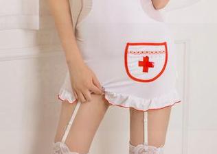 UGirls尤果网 - 在这图包中,陈怡曼和比基尼的微妙关系,就像咸鱼和番茄酱,总觉得缺了点啥。
