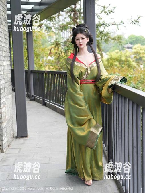 Xiuren秀人网-FoxYini孟狐狸 Xiuren秀人网 - 重温青葱岁月,图库中FoxYini孟狐狸的校服翩然起舞,来吧,下载体验!