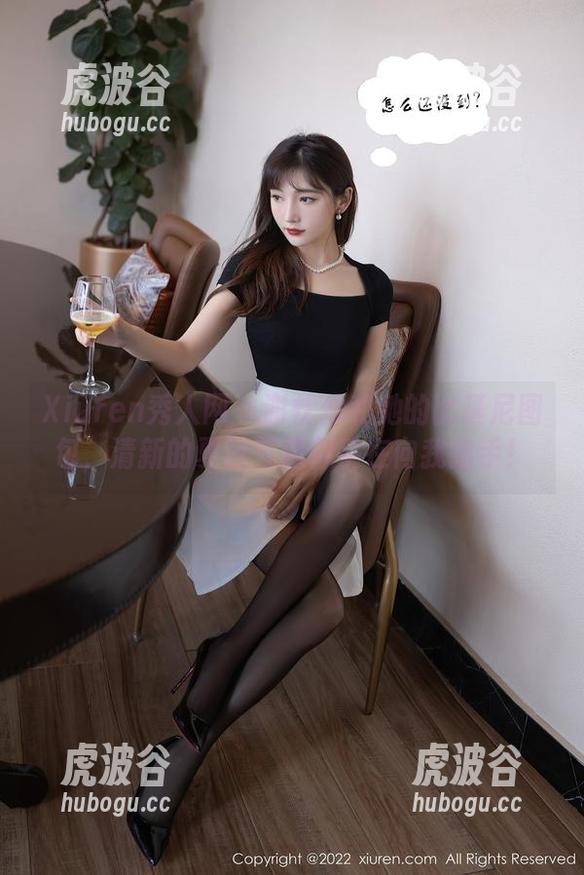 Xiuren秀人网-谢忱倬 Xiuren秀人网 - 谢忱倬和她的比基尼图包,清新的夏日气息似乎在向我招手!