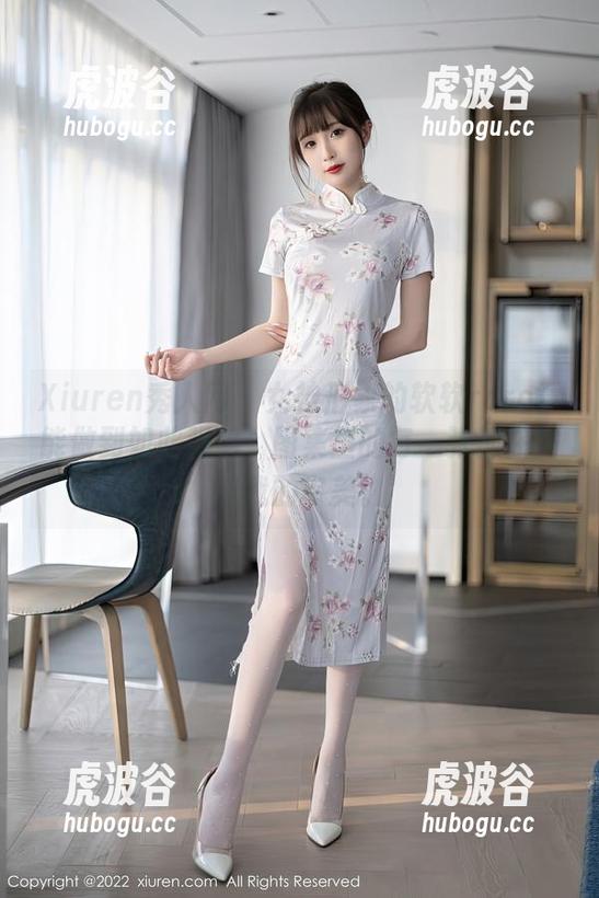 Xiuren秀人网-软软roro Xiuren秀人网 - 女神形象的软软roro竟能做到如此强势,图集里的每一张都在挑战我的审美。