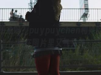你能想象吗？puypuychen和她的牛仔裤在图片里又气又美