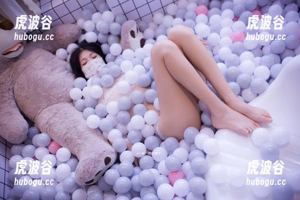 一米八的大梨子 一米八的大梨子写真精选,皮衣透明的暗示