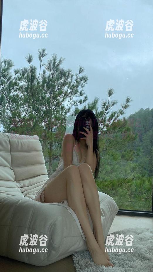 俏妞qiaoniuTT 微密圈 - 俏妞qiaoniuTT的红底高跟正好搁在这里,果然图片千变万化,快快下载吧。