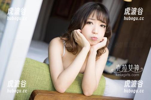 克拉女神-杨柳 克拉女神 - 杨柳办公室私拍:度假般的工作状态,心甘情愿上班!