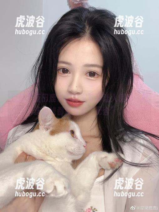千反田鹿子 别说千反田鹿子的内衣写真让人侧目,就连光线都特别会“配合”。