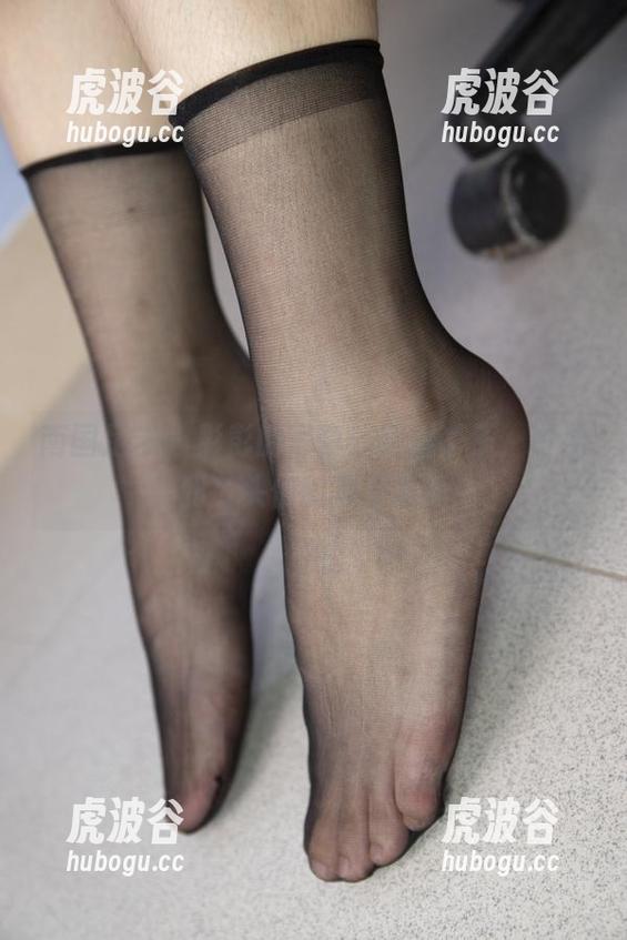 南国足艺-彭彭 南国足艺 - 彭彭的写真:美脚丫子,白袜子和丫头们的浪漫邂逅!