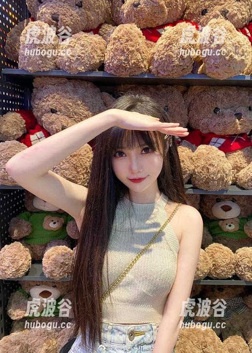 大肉丸Amiee 如何把粉色变成你的新宠:快来下载大肉丸Amiee的写真吧