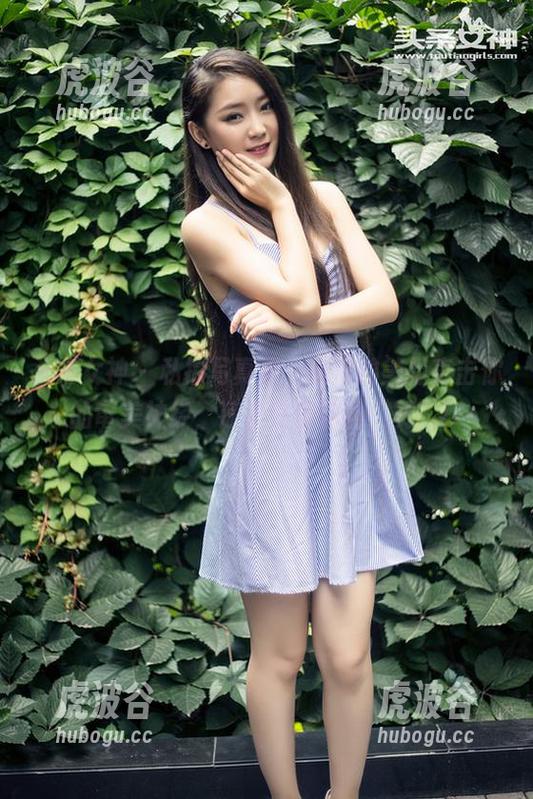 头条女神-筱溪 头条女神 - 私拍写真里,筱溪的美足直击你的审美神经,速来充值你的“赞”!
