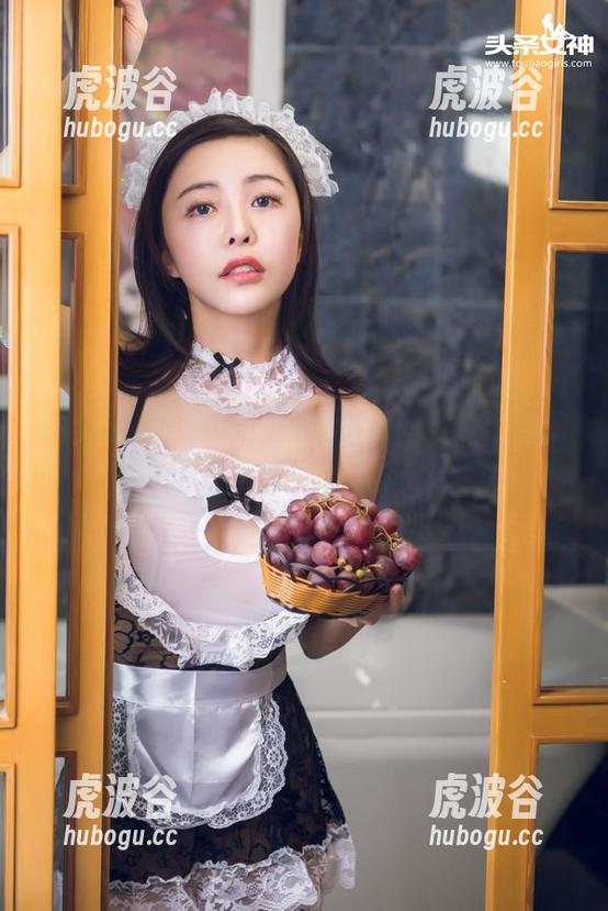 头条女神-艾小青 头条女神 - 在线窥探艾小青的浴室,原图让我感到迷惑?