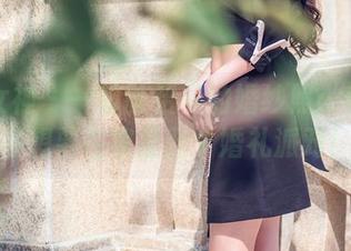 头条女神 - 一组陈怡曼的婚纱照:你一定会想要在家里开个婚礼派对!