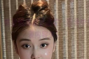 微密圈 - 宽松短裤展示奶雯：图集中短，不代表内容少！