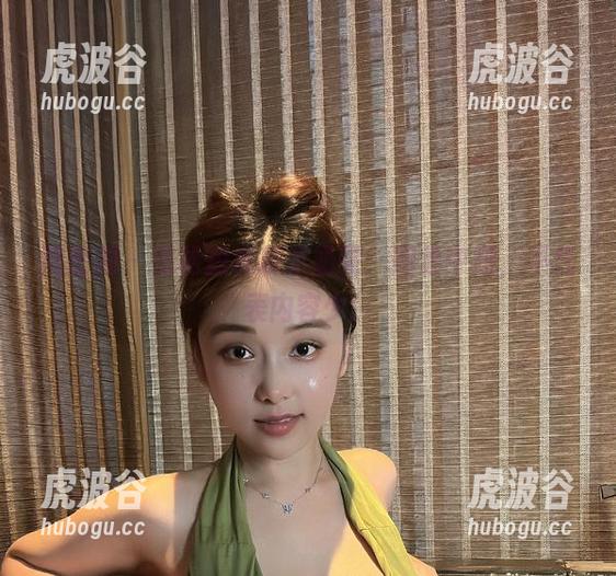 奶雯 微密圈 - 宽松短裤展示奶雯:图集中短,不代表内容少!