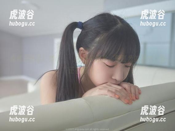 免费获取姜仁卿(강인경)的盛宴图片，别碰我的薯片，我正在瞄一张！