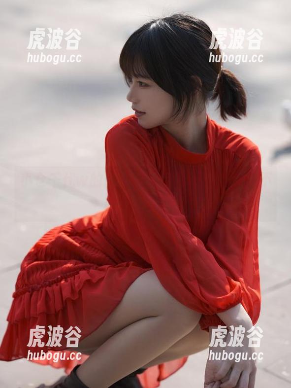 小仓千代w 小仓千代w的图集—美足写真,差点找不到腿的主人了