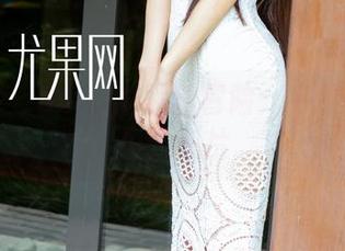 尤果网 - Sara的黑丝冒险:穿梭在阴影里的照片