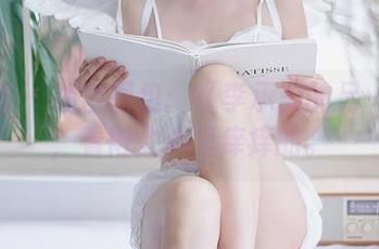尤蜜荟 - 纯白图包:《李承美的另一面》,看得人心里痒痒的。