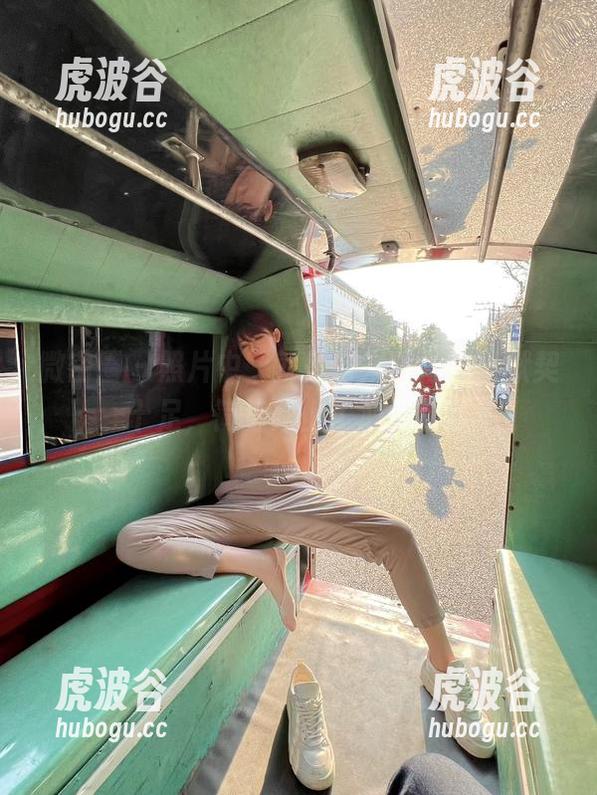 就是阿朱啊 微密圈 - 照片中,就是阿朱啊与兔子默契十足,简直跟上了心灵对话