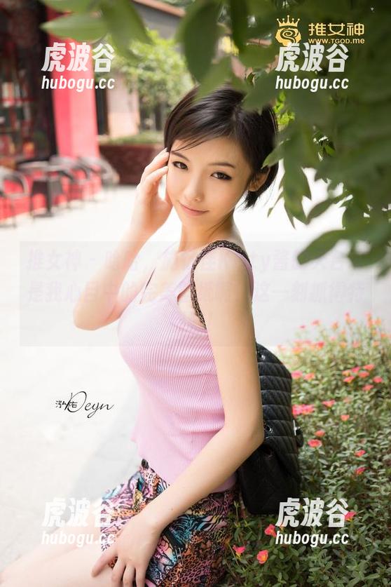 推女神-施忆佳Kitty酱 推女神 - 哈哈,施忆佳Kitty酱的天台才是我心目中的完美壁纸啊!这一刻抓得特别好!