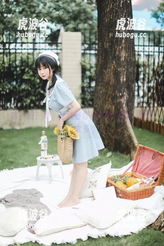 是依酱吖 水手服?噢,是依酱吖的高清美图,别想太多