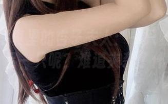 高跟鞋写真里的杏子夫人:一只脚是在云上,另一只呢?难道夹杂了什么?
