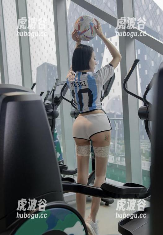 果儿Victoria 微密圈 - 碎花裙黑丝,果儿Victoria的写真集,资源短缺?我倒觉得换个角度看特好。