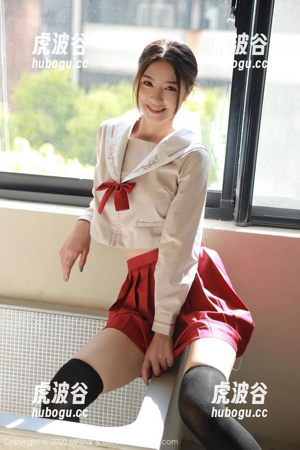 模范学院-欧阳美萱 模范学院 - 欧阳美萱的网袜写真,大胆下载吧!这条腿真养眼