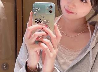 你相信棉袜也能有自己的风格吗？来看炸酱沐沐的美图和照片，纯棉带来的迷惑感！