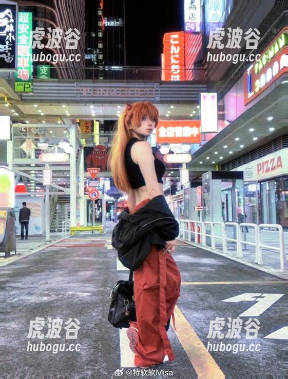 特软儿Sona 如果穿上特软儿Sona的皮衣,能带我去哪儿呢?皮衣写真集分享时间!