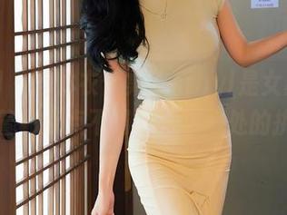 秀人网 - 连体衣合集，sibyl是女巫随性中透着一点点不羁，恰到好处的挑逗。