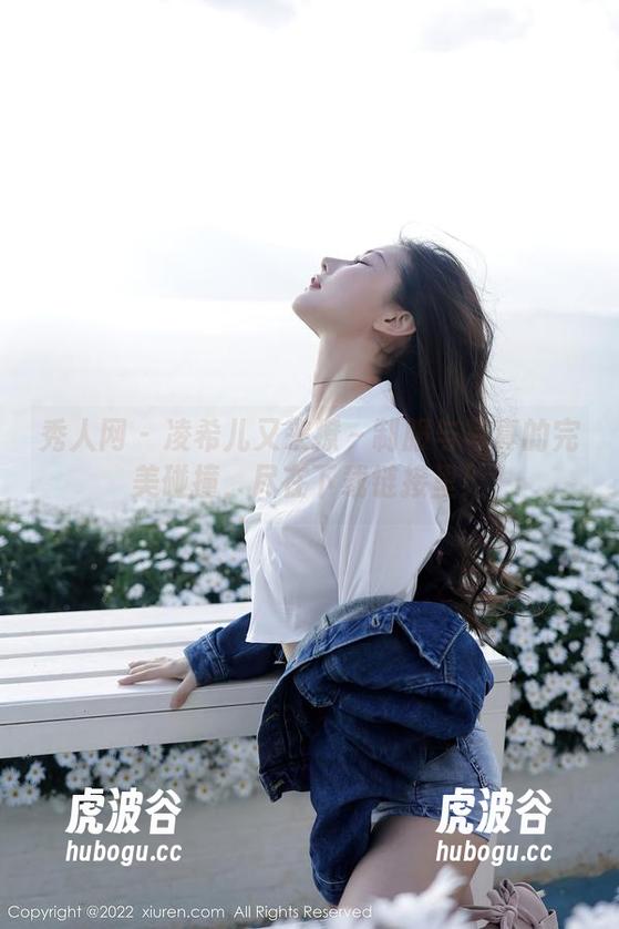 秀人网-凌希儿 秀人网 - 凌希儿又来撩~制服与写真的完美碰撞,尽在下载链接里!