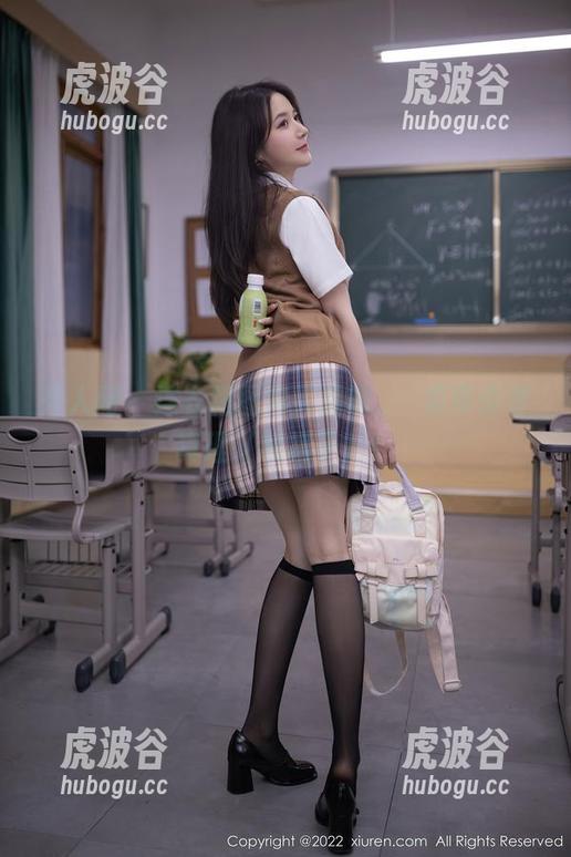 秀人网-媃柔 秀人网 - 连衣裙图包大揭晓,媃柔带你寻真理(和裙子)!