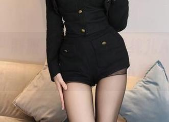 秀人网 - 制服下的微妙，子纯儿Annie的原图下载给你带来的小意外。