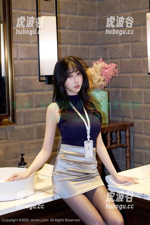 秀人网-油田溪溪 秀人网 - 连衣裙的轻舞,油田溪溪在最新写真中渐渐绽放