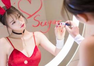 秀人网 - 温妮图包大分享，里面藏的秘密可真让人好奇哟！