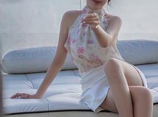 秀人网 - 美七Mia的工作日常照片:超越“认真”的办公室魅力