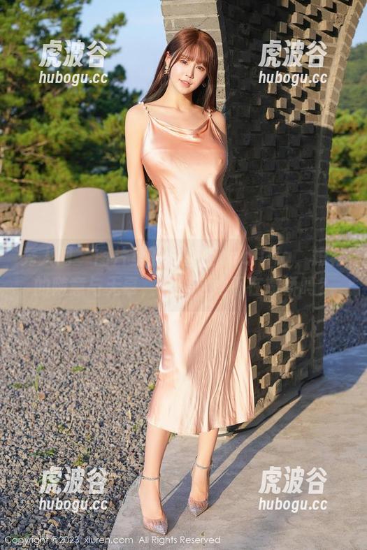 秀人网-陆萱萱cecillia 秀人网 - 图片里的陆萱萱cecillia,短裙的随意与无辜,你确定她不在撒娇吗?