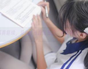 紧急企划 - 写真继续，见希w在教室里的“课堂笔记”让我惊掉下巴。