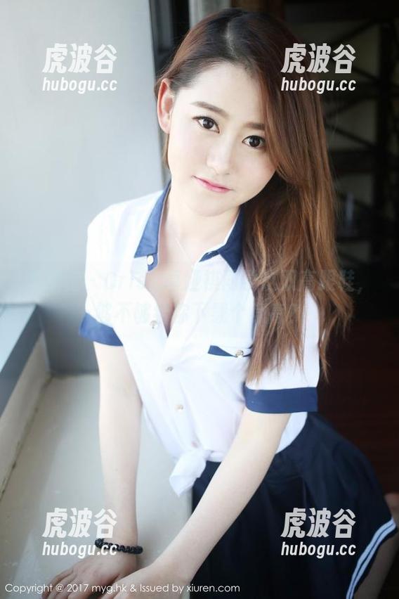 美媛馆-Cris_卓娅祺 美媛馆 - Cris_卓娅祺同学这双高跟鞋,够不够给你下载个身高?
