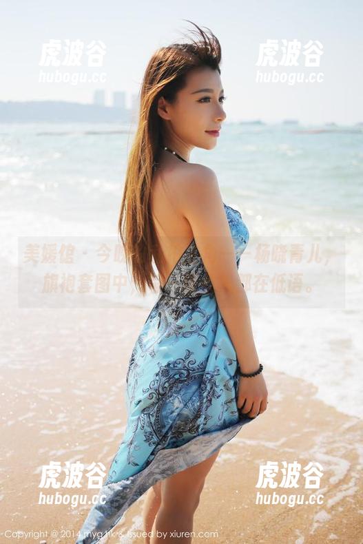 美媛馆-杨晓青儿 美媛馆 - 今晚的私拍主角——杨晓青儿,旗袍套图中,每一缕柔光都在低语。