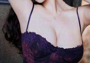 从纯爱到火热，肉扣热热子的女上司七夕写真套图波动心弦