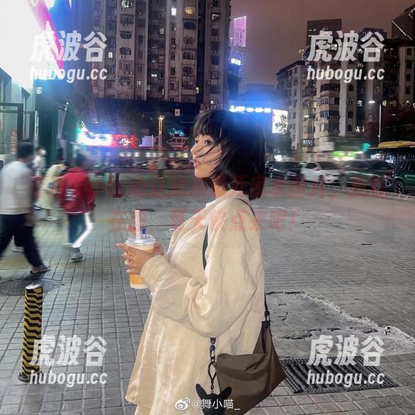 舞小喵 看着舞小喵的这批精选死库水图片,我就在想,夏天快点来吧!
